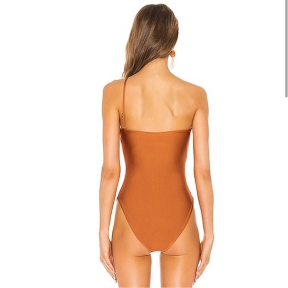 REVOLVE Lovewave Balboa One Piece Swimsuit
Rustic Orange Size S (M fit) - Picture 4 of 6